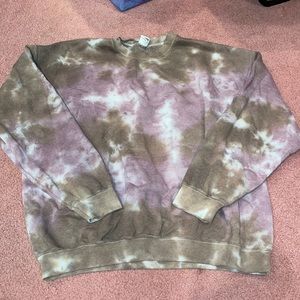 tie dye crewneck